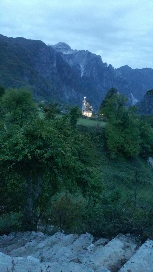Bed and Breakfast Bujtina Pllumi Theth Exterior foto