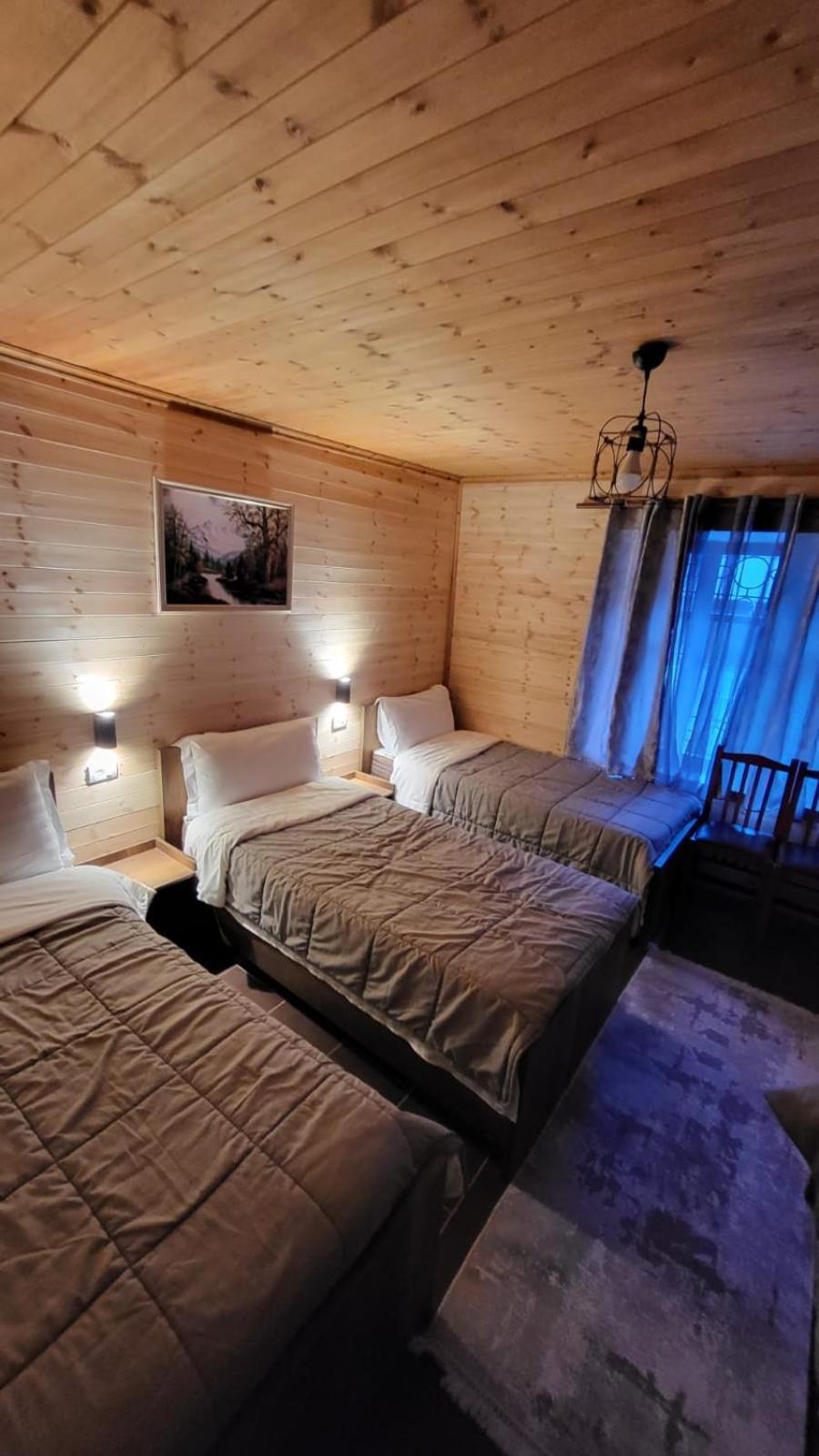 Bed and Breakfast Bujtina Pllumi Theth Habitación foto