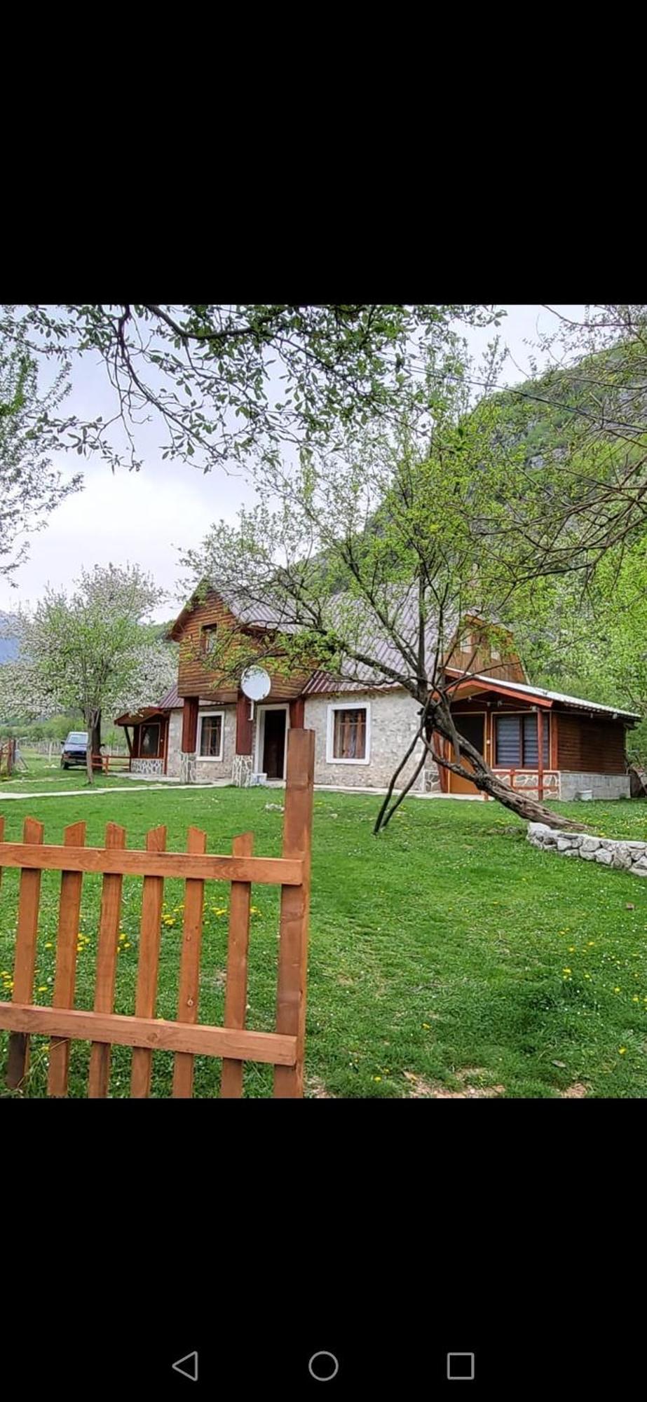 Bed and Breakfast Bujtina Pllumi Theth Exterior foto