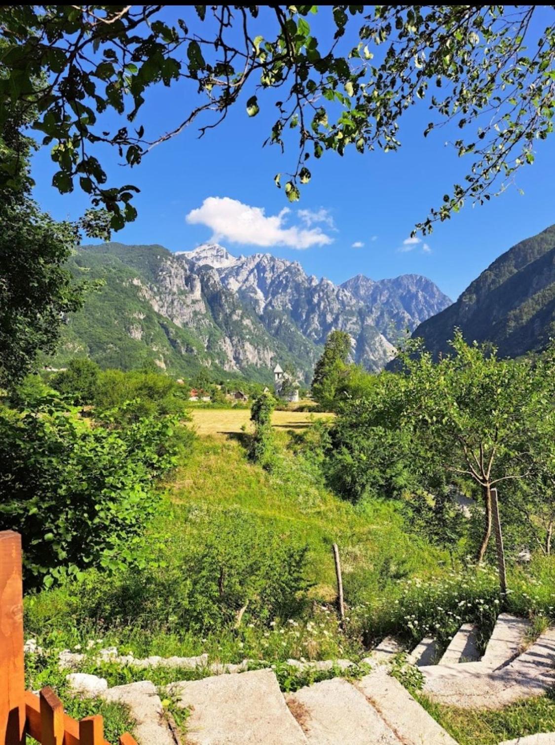 Bed and Breakfast Bujtina Pllumi Theth Exterior foto