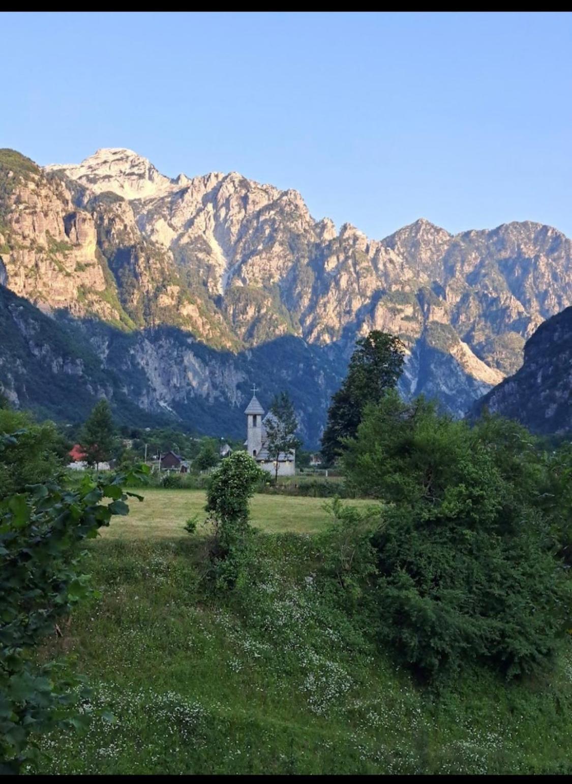 Bed and Breakfast Bujtina Pllumi Theth Exterior foto