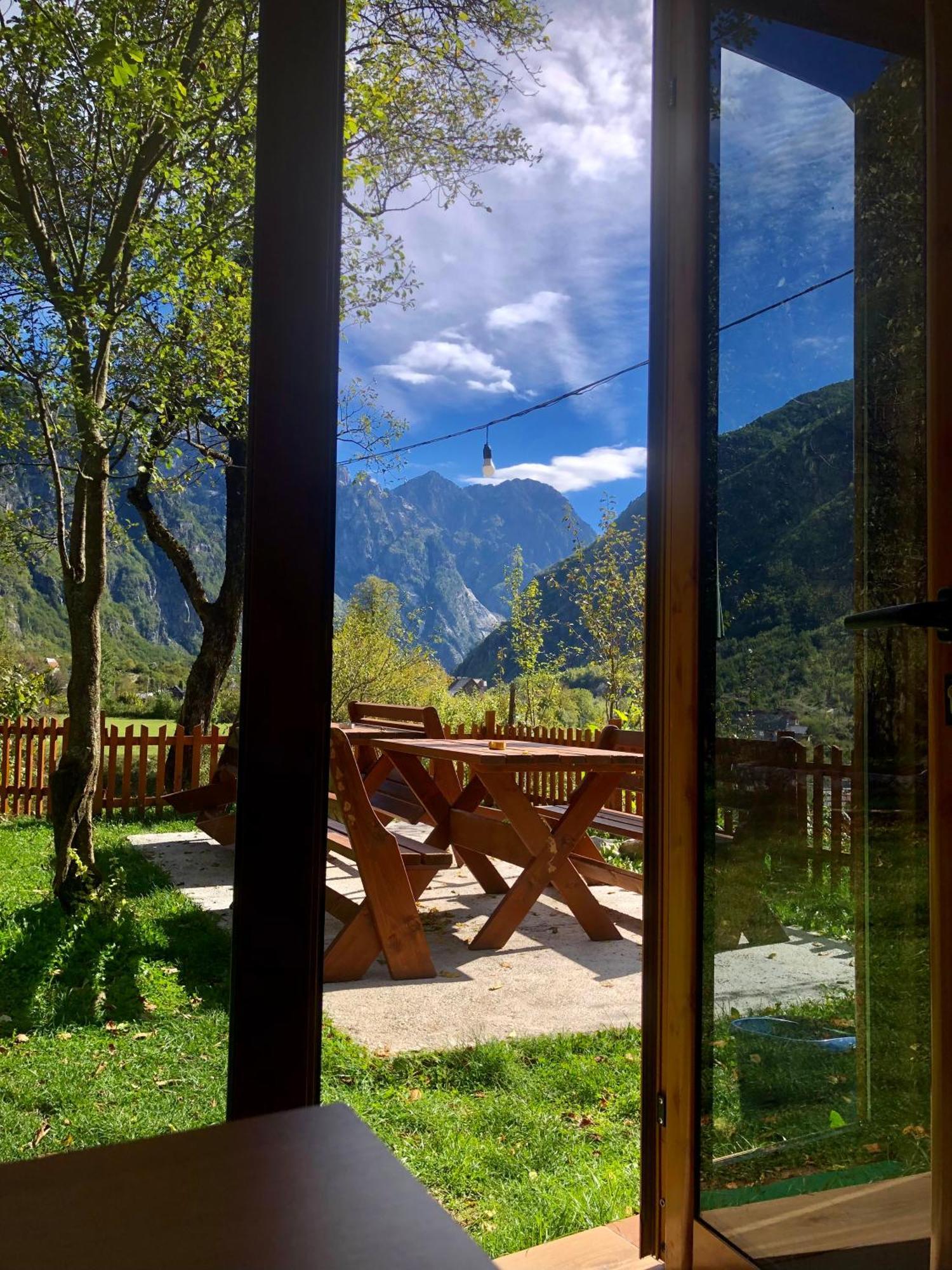 Bed and Breakfast Bujtina Pllumi Theth Exterior foto